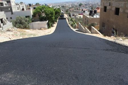 تعبيد طرق داخلية في أحياء جنين